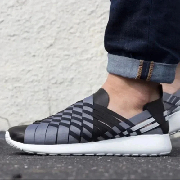 NWOT Nike Roshe Run Woven 2.0 Sneakers - Picture 10 of 10